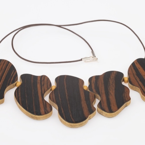 colgantes con madera