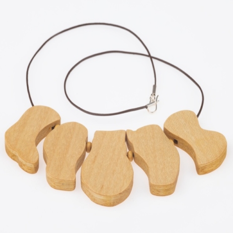 colgantes con madera