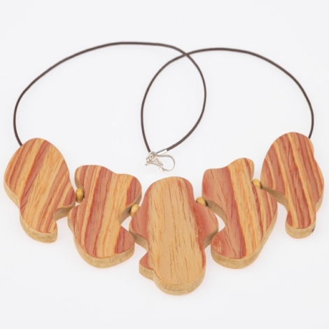 colgantes en madera