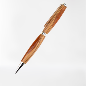 bolígrafo madera hecho a mano