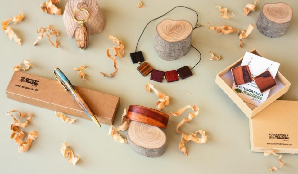 colgante pulsera bolígrafo ideas para regalar en madera
